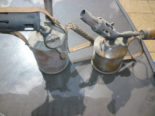 Two blow lamps - two,